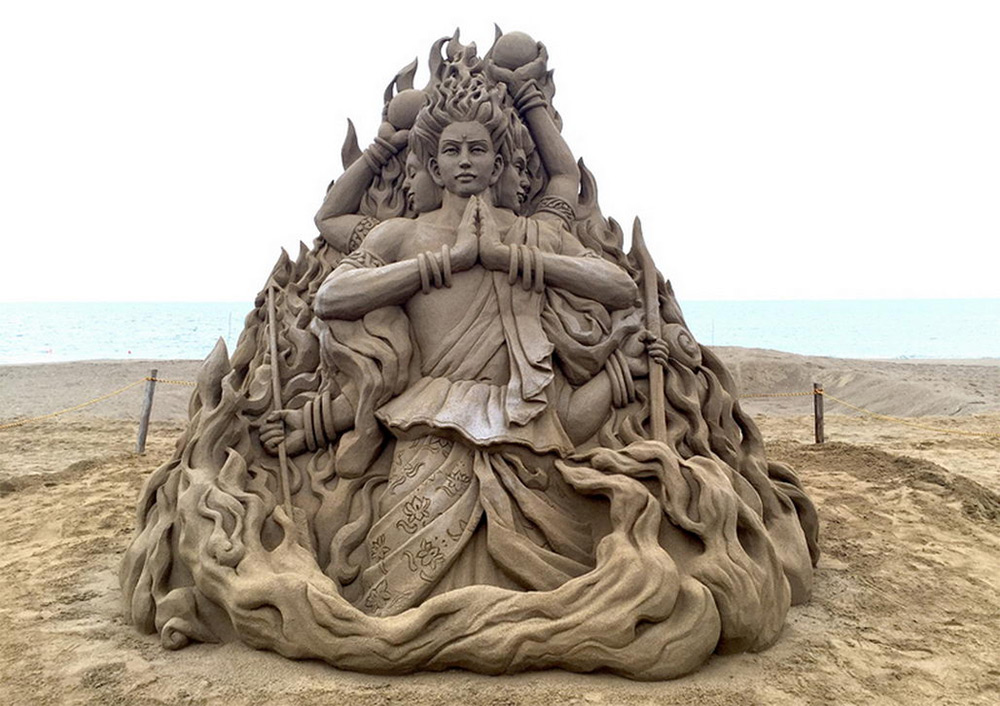Les surprenantes sculptures de sable de Toshihiko Hosaka
