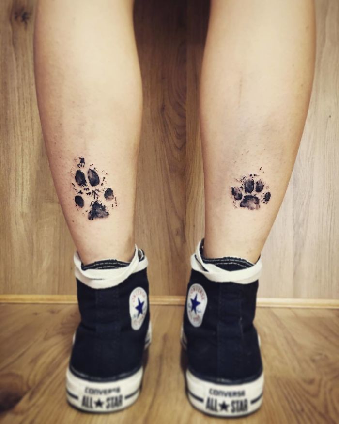 Une femme perd son chien subitement et décide de lui rendre hommage avec un  tatouage des plus touchant