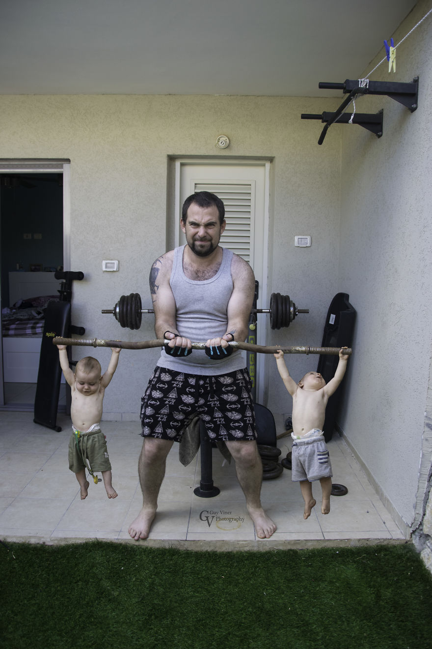 Ce papa créatif réalise un projet photo délirant avec ses jumeaux