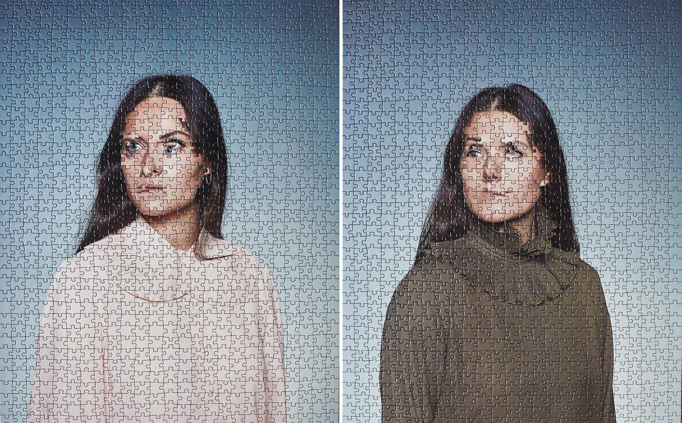 Alma Haser prend des portraits de jumeaux et mélange les photos comme un puzzle
