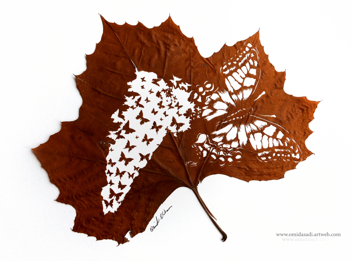Omid Asadi sculpte des scènes étonnantes sur des feuilles d'arbres