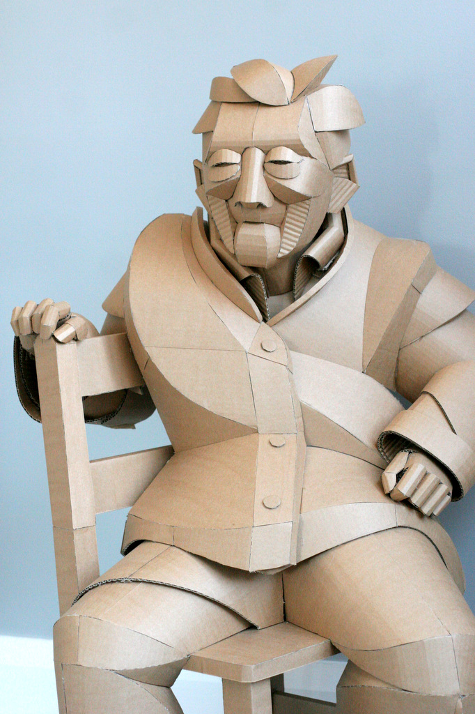 Les sculptures en carton de Warren King vont vous surprendre par leurs détails et leur réalisme