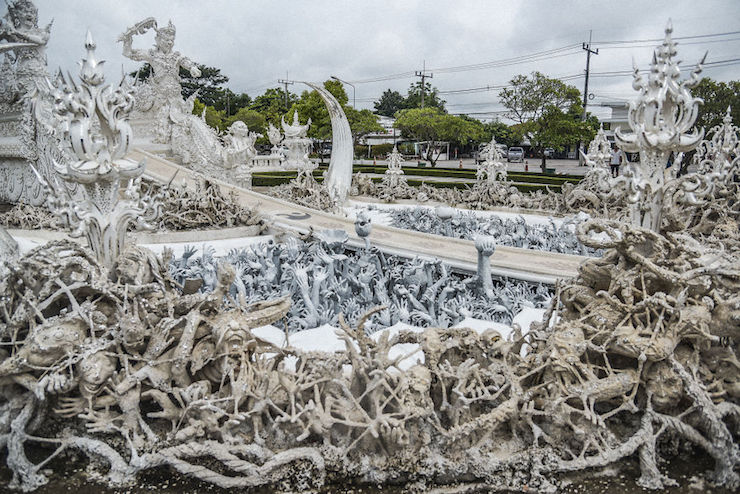 In Thailand, this unique temple in the world is the perfect mix between Heaven and Hell