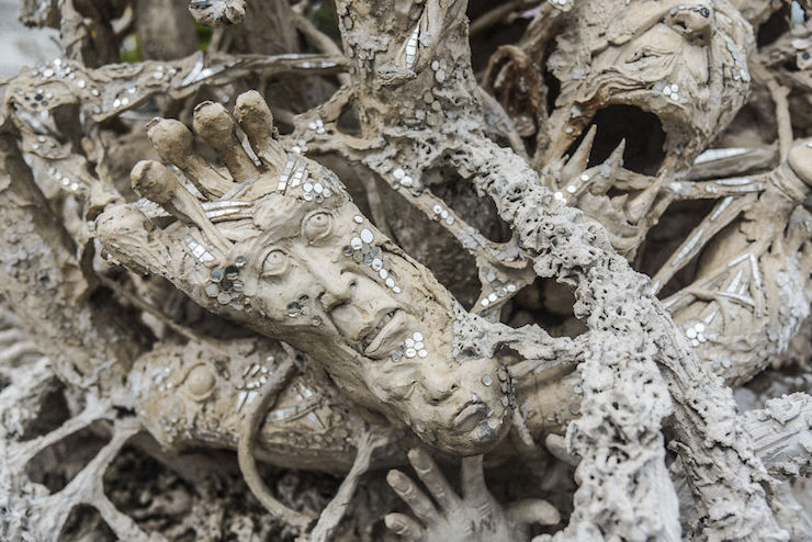 In Thailand, this unique temple in the world is the perfect mix between Heaven and Hell