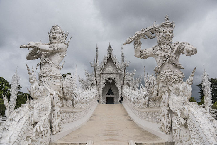 In Thailand, this unique temple in the world is the perfect mix between Heaven and Hell