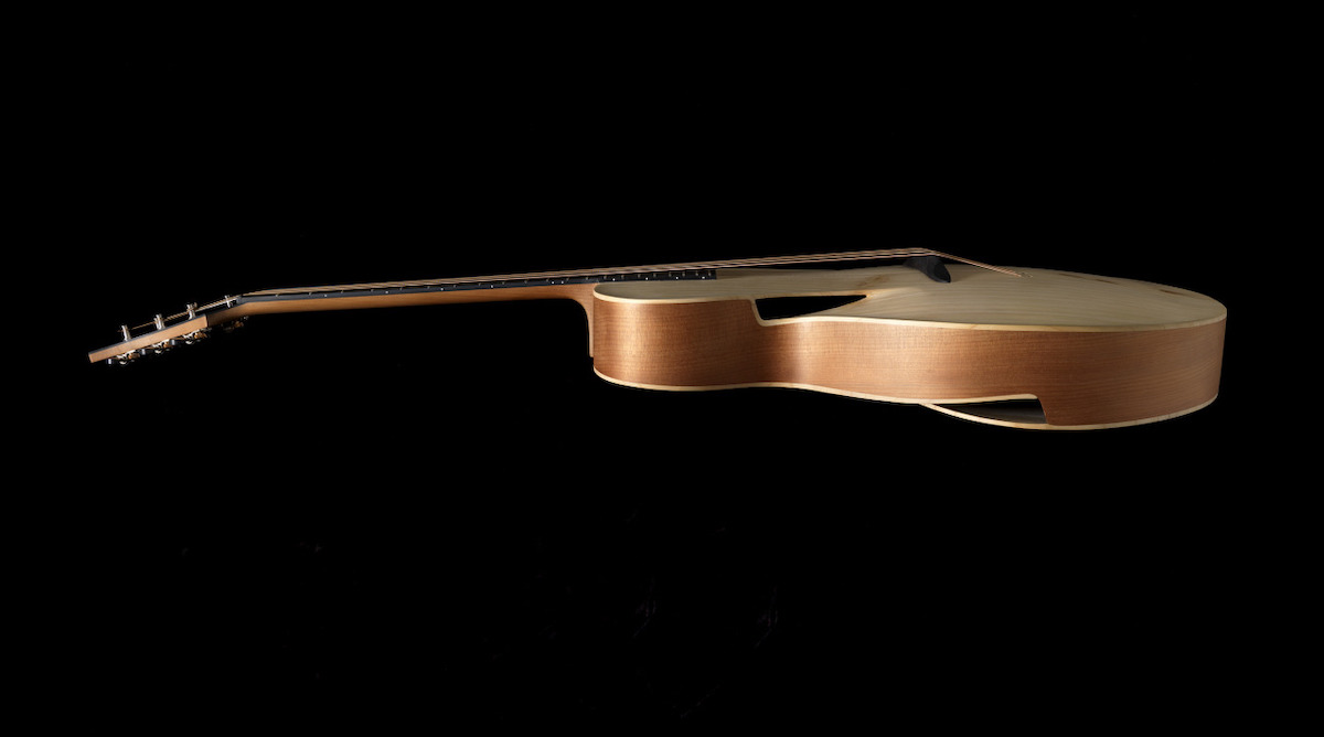 Ce fabricant réinvente le design de la traditionnelle guitare acoustique  180 ans après son invention