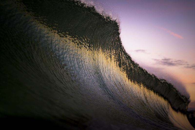Le photographe Ray Collins rend hommage à la beauté des vagues avec des clichés envoûtants ! By  Claire L. Ray-collins-photographies-vagues-ocean-14