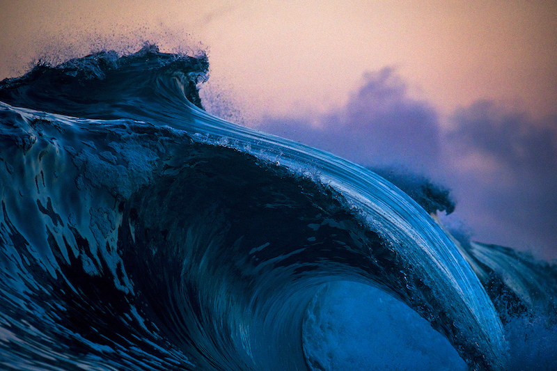 Le photographe Ray Collins rend hommage à la beauté des vagues avec des clichés envoûtants ! By  Claire L. Ray-collins-photographies-vagues-ocean-15