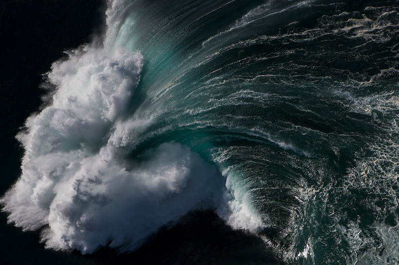 Le photographe Ray Collins rend hommage à la beauté des vagues avec des clichés envoûtants ! By  Claire L. Ray-collins-photographies-vagues-ocean-16