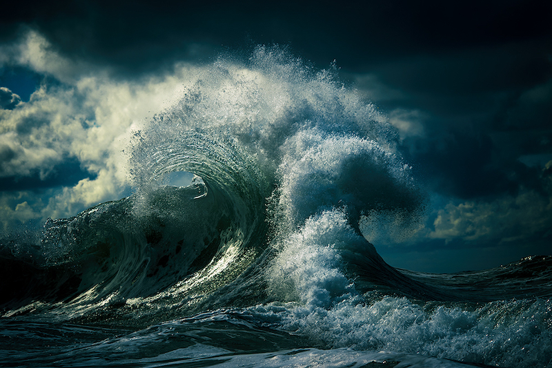 Le photographe Ray Collins rend hommage à la beauté des vagues avec des clichés envoûtants ! By  Claire L. Ray-collins-photographies-vagues-ocean-2