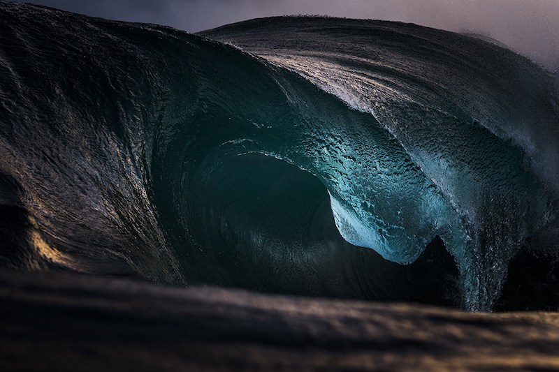 Le photographe Ray Collins rend hommage à la beauté des vagues avec des clichés envoûtants ! By  Claire L. Ray-collins-photographies-vagues-ocean-5