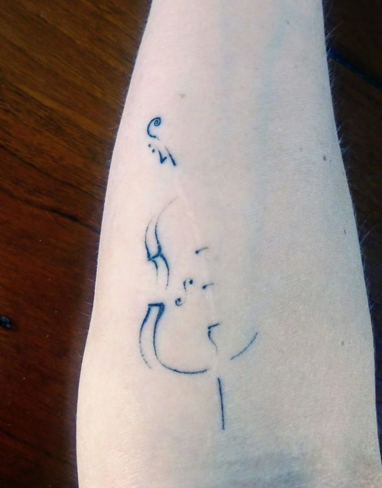 30 tatouages créatifs qui transforment des cicatrices en véritables œuvres d