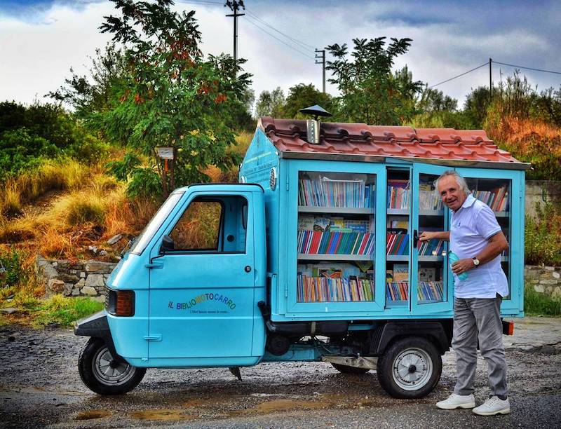 Il transforme un camion en mini-librairie ambulante pour promouvoir la lecture auprès des enfants ! By Victor M. Bibliotheque-camion-enfants-6
