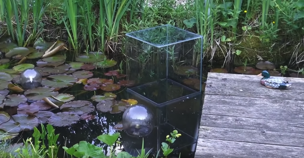 Comment faire une tour à poissons avec un aquarium inversé