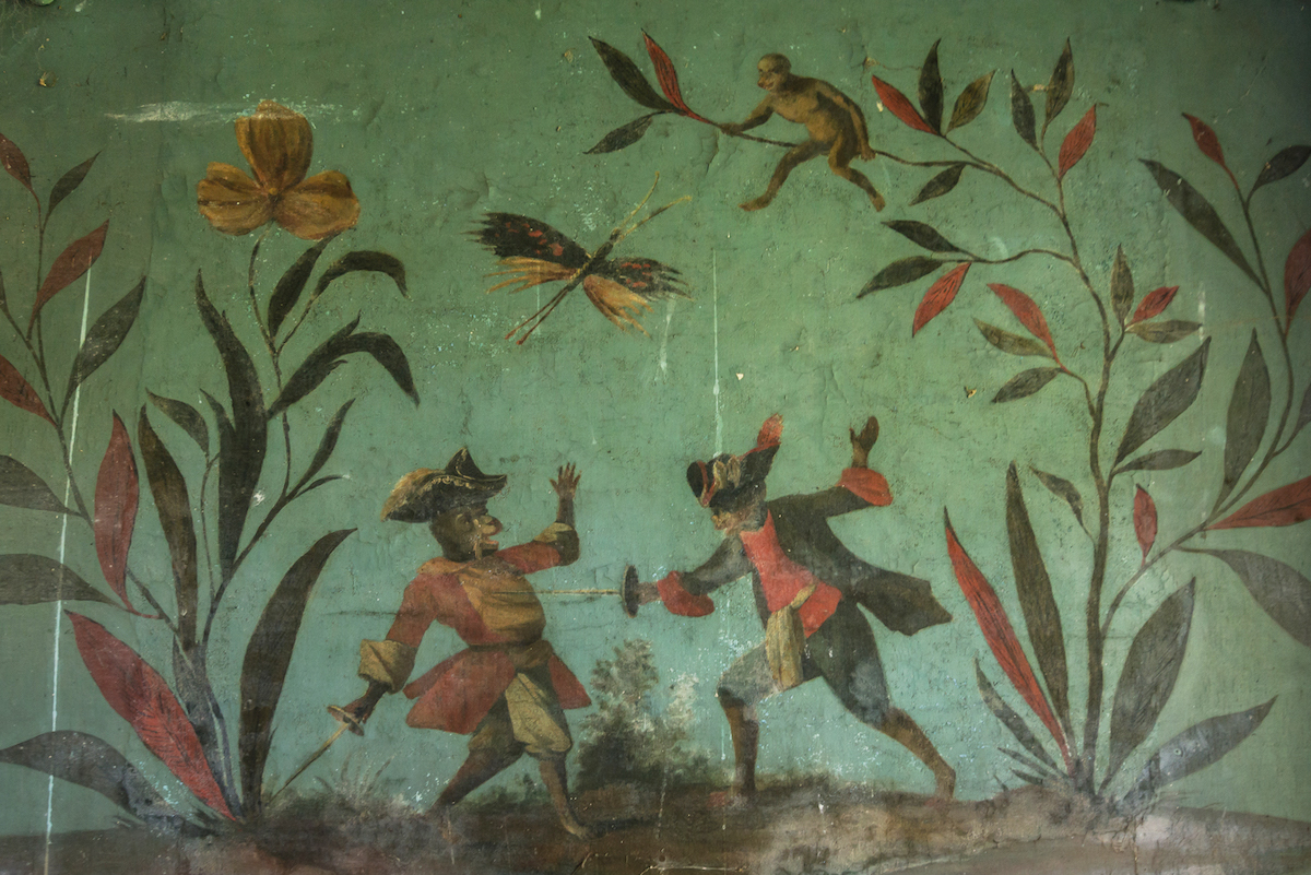 Il capture les fresques des palais abandonnés pour des photos envoûtantes et mystérieuses ! By Mélissa N.  Fresques-abandon-photographie-romain-veillon-7