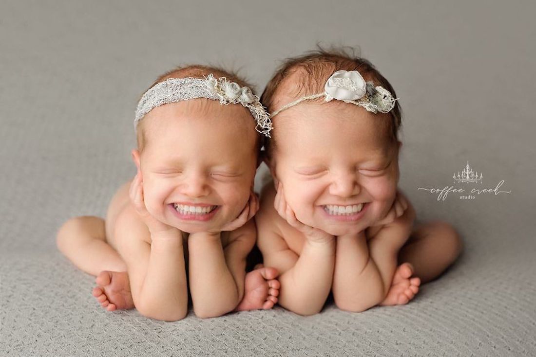 Devenue photographe, cette infirmière s'amuse à ajouter des sourires sur les visages des bébés