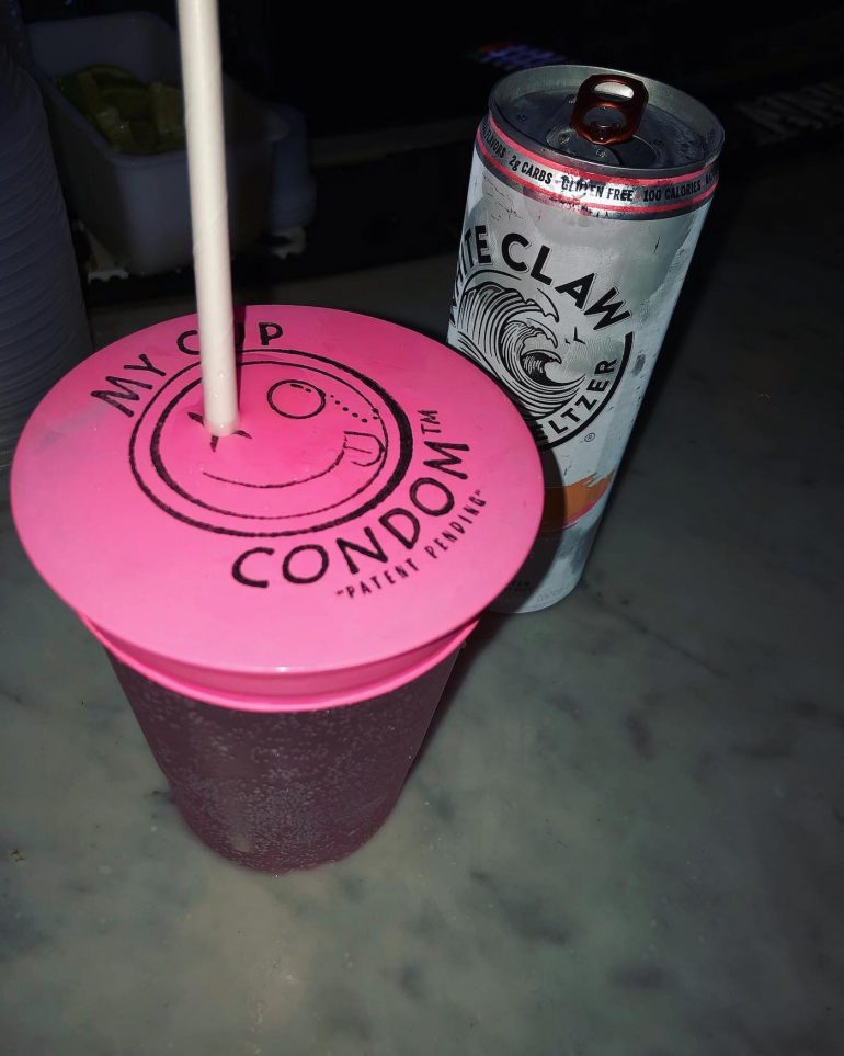 My Cup Condom un préservatif pour verre qui permet de se protéger de