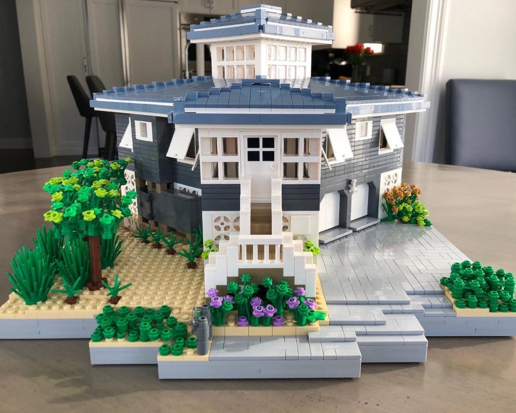 Cette passionn?�e propose de cr?�er une r?�plique de votre maison enti?�rement en briques LEGO
