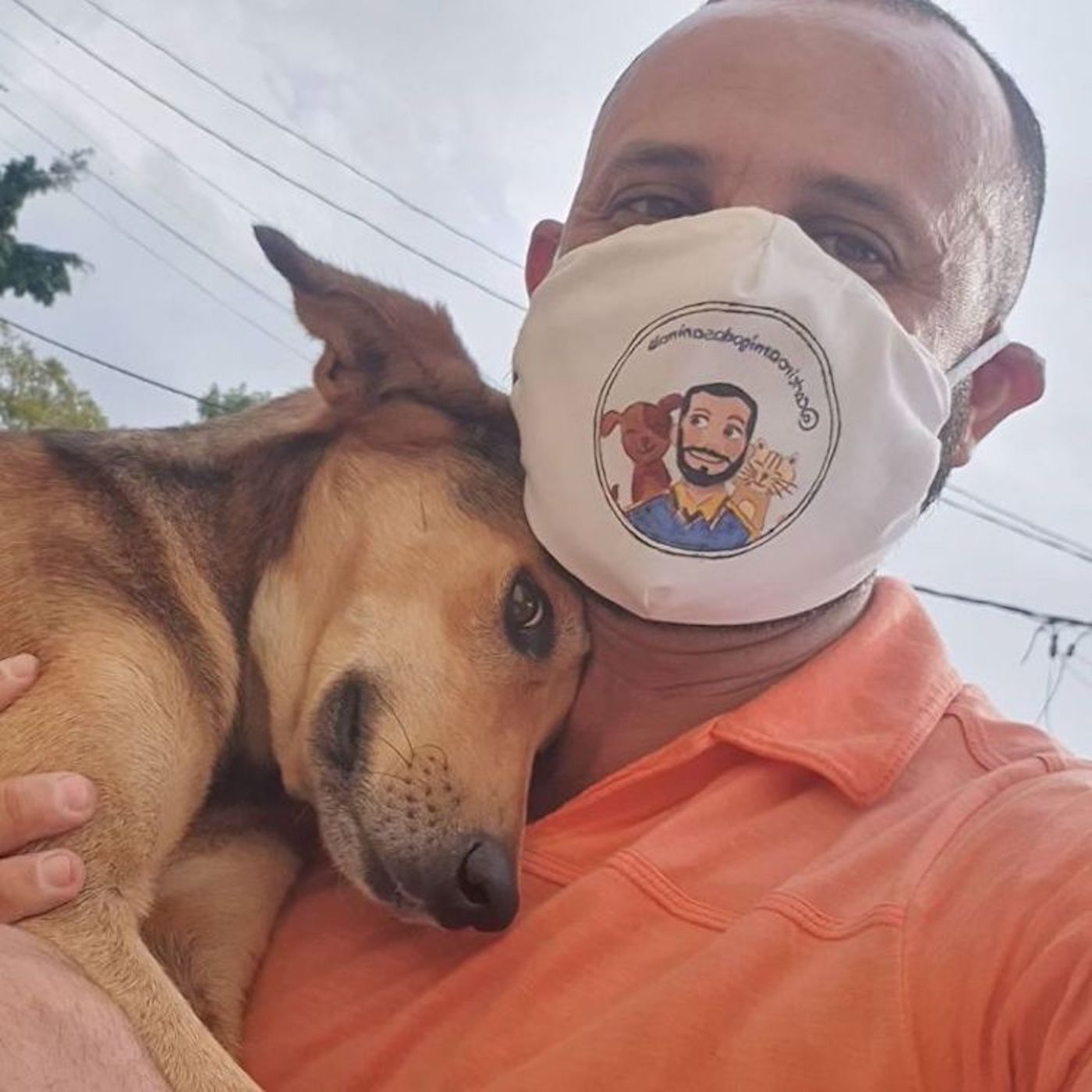 Brésil : ce postier fait fondre Instagram en se prenant en photo avec tous les animaux qu'il croise