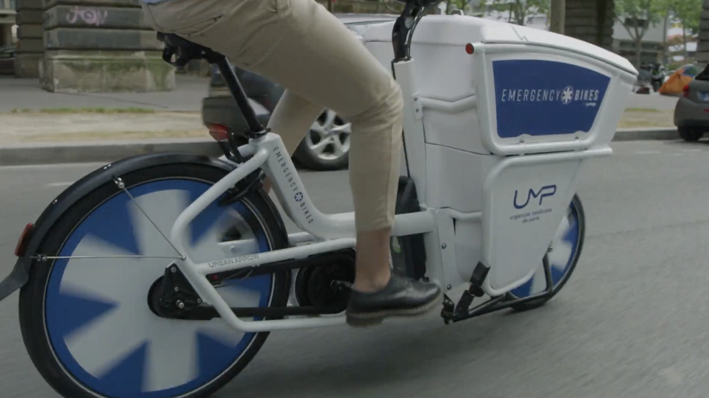 Le premier vélo d'urgences pour que les médecins se déplacent plus vite en ville