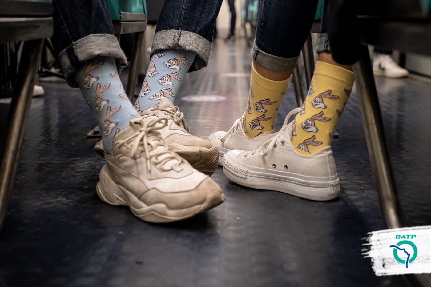 La RATP commercialise des chaussettes à l’effigie de sa mascotte : Serge le Lapin