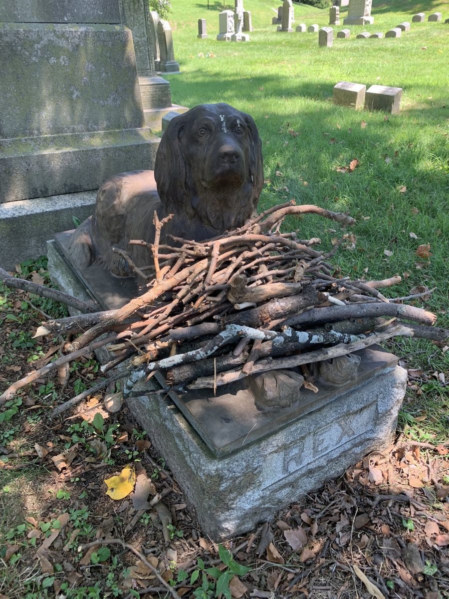 Depuis 130 ans, les visiteurs de ce cimetière laissent un