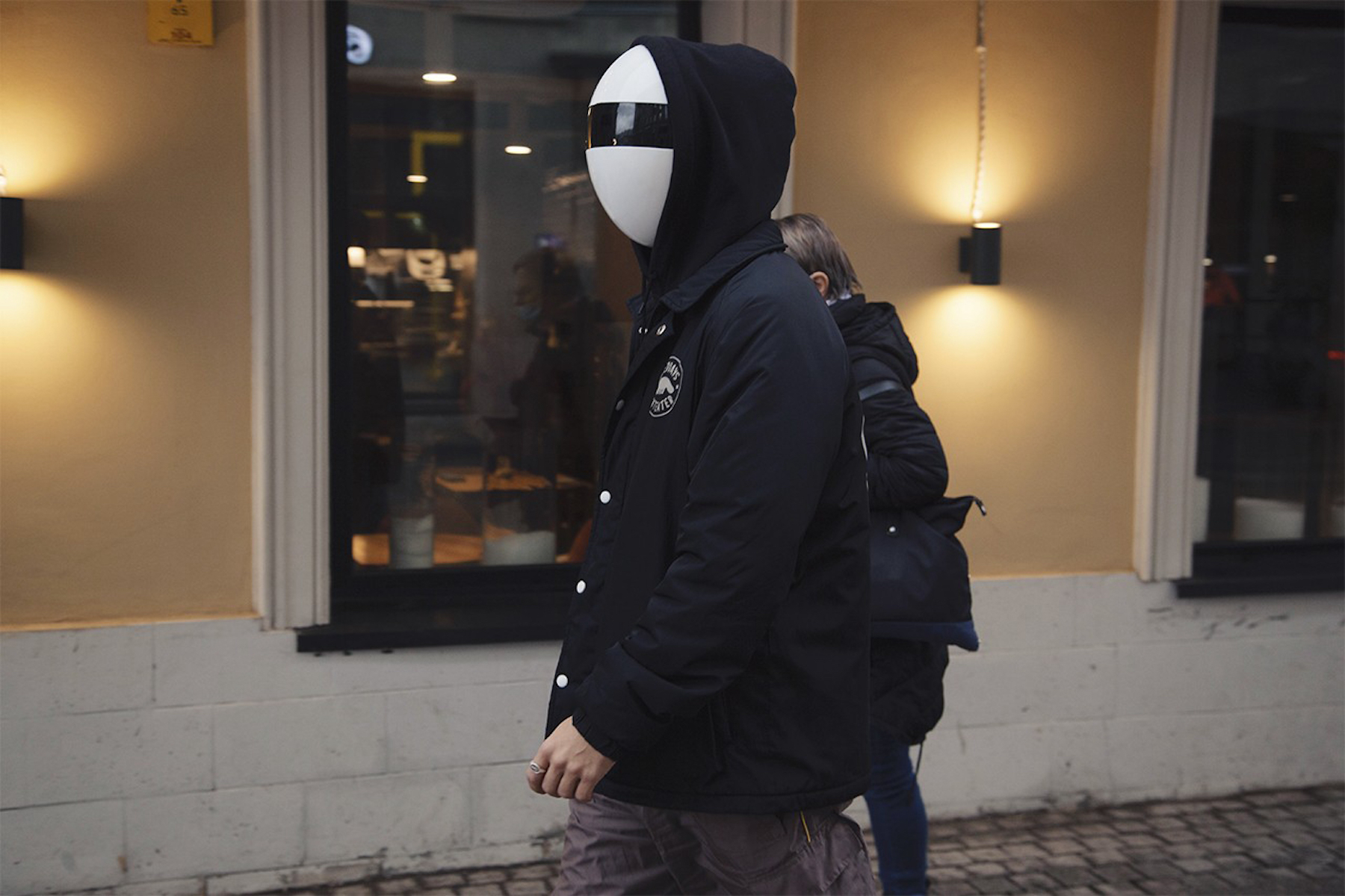 Blanc : un masque design pour protéger votre santé... et votre vie privée