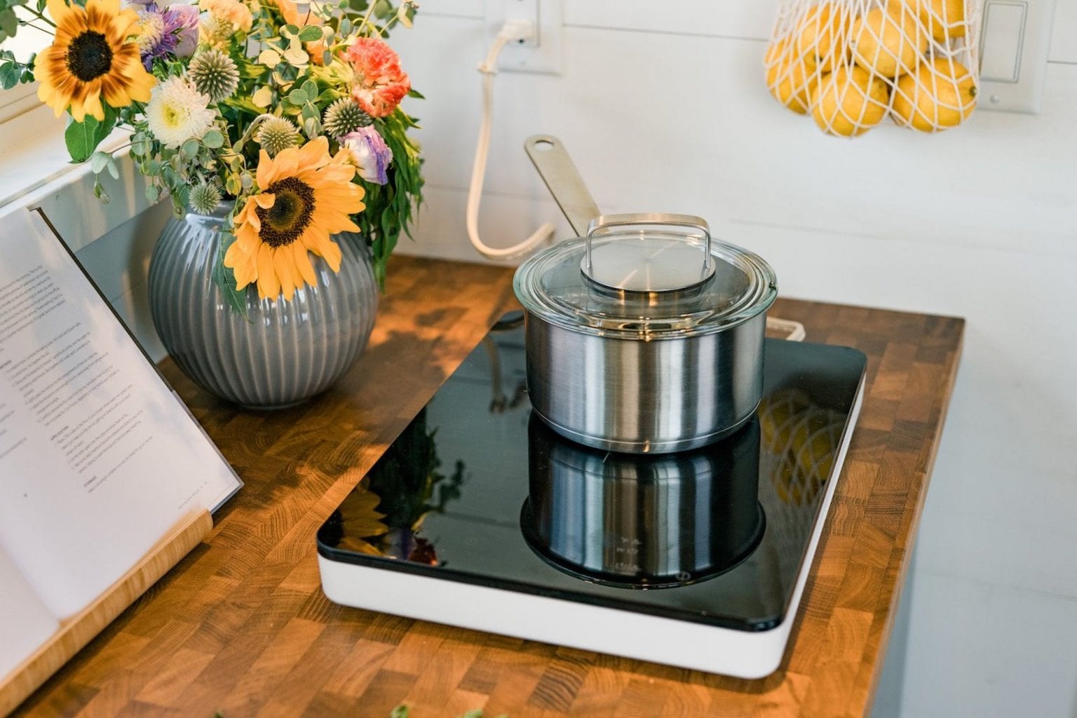 IKEA dévoile une tiny house écoreponsable et minimaliste de 17m²