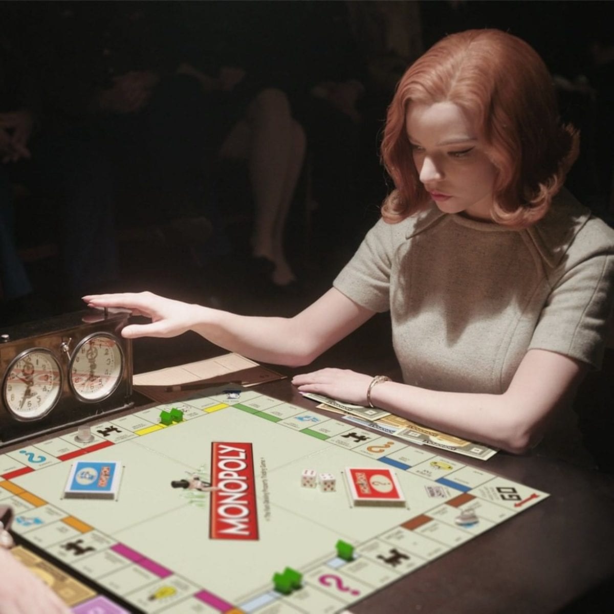 Emma Stone Le Jeu De La Dame Netflix parodie "Le Jeu de la dame" dans une série de photos amusantes