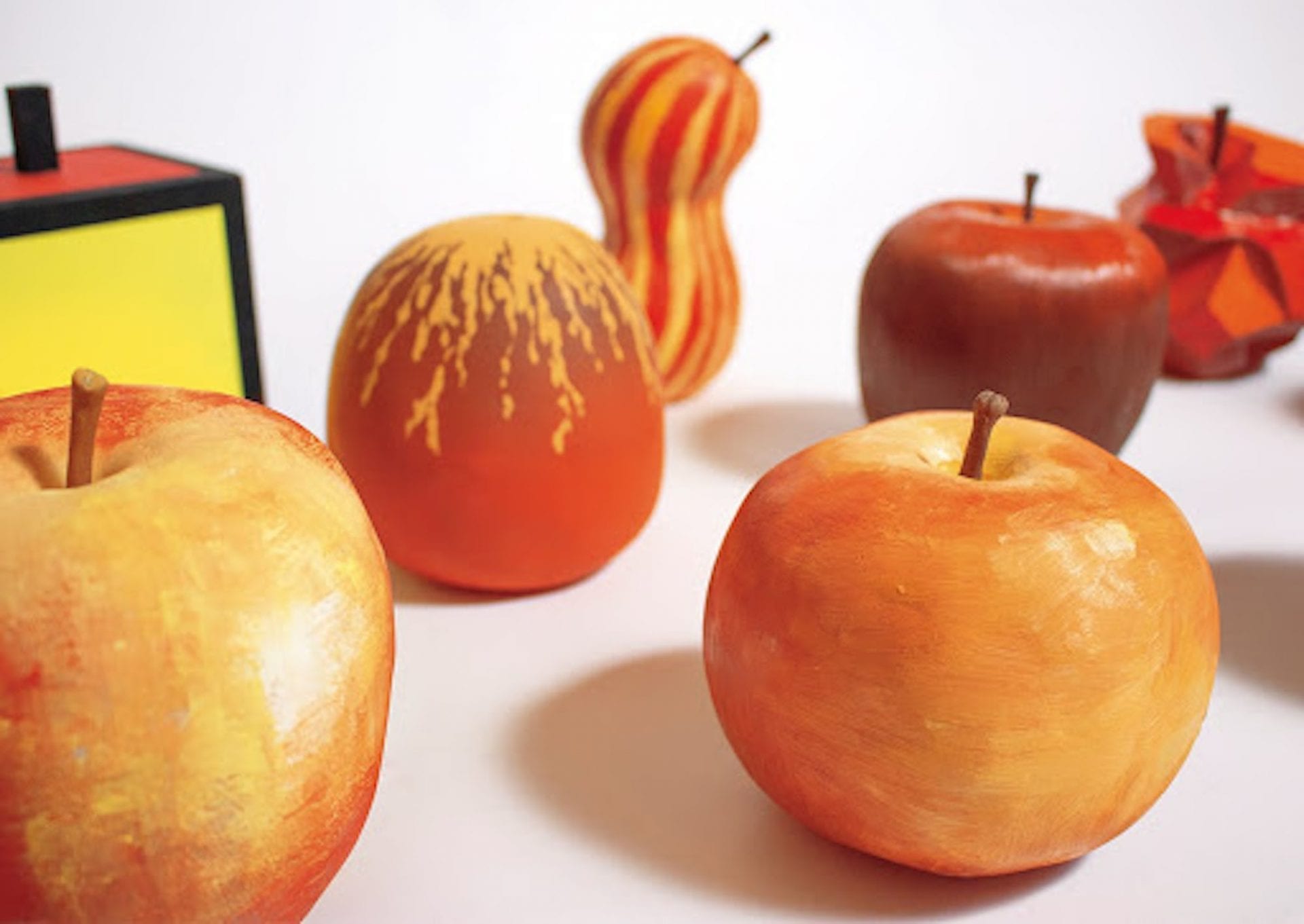 Un étudiant de la Kuwasawa Design School crée des pommes en s'inspirant des styles de 10 artistes célèbres