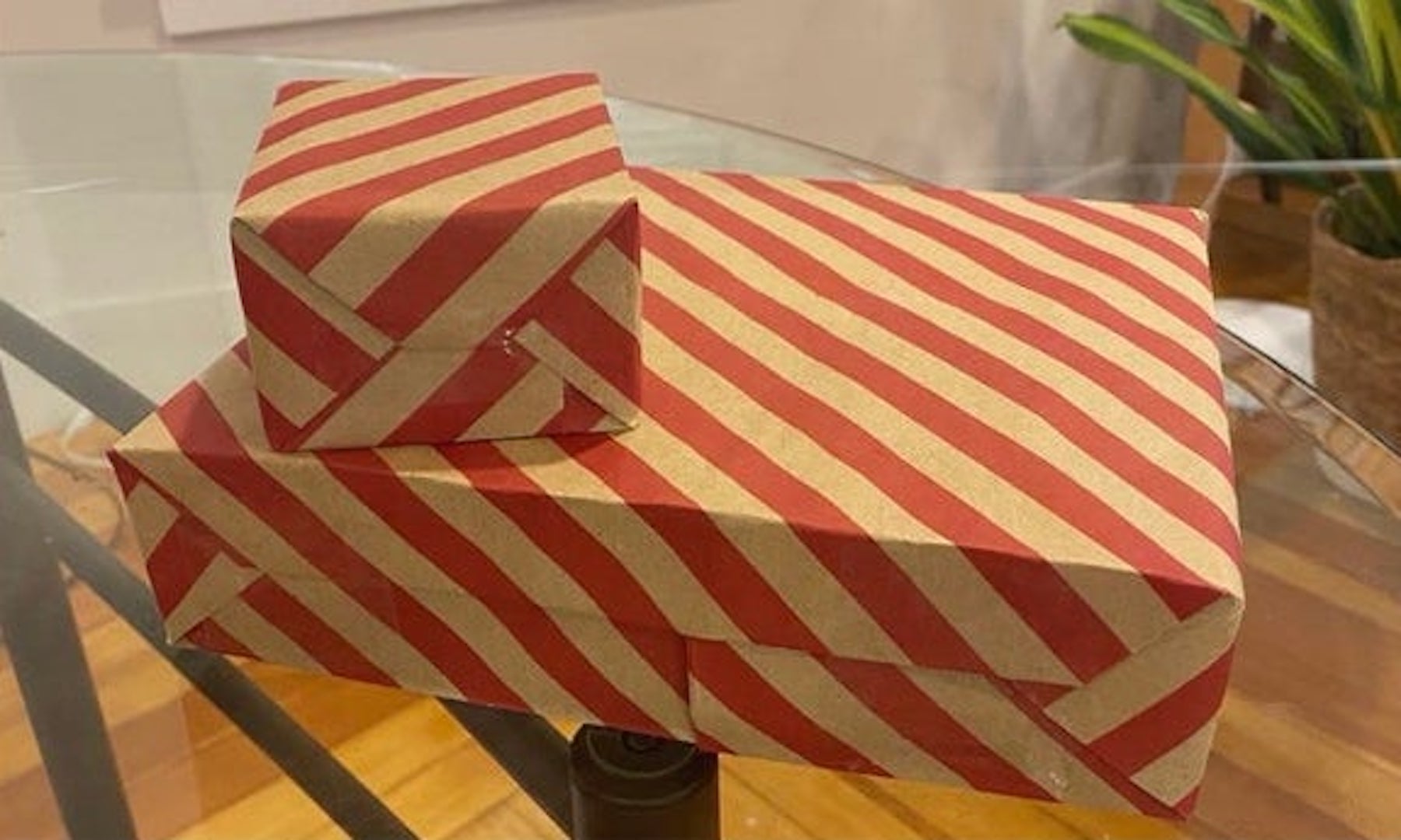 Primark a eu la bonne idée de créer un sac qui se recycle en papier cadeau
