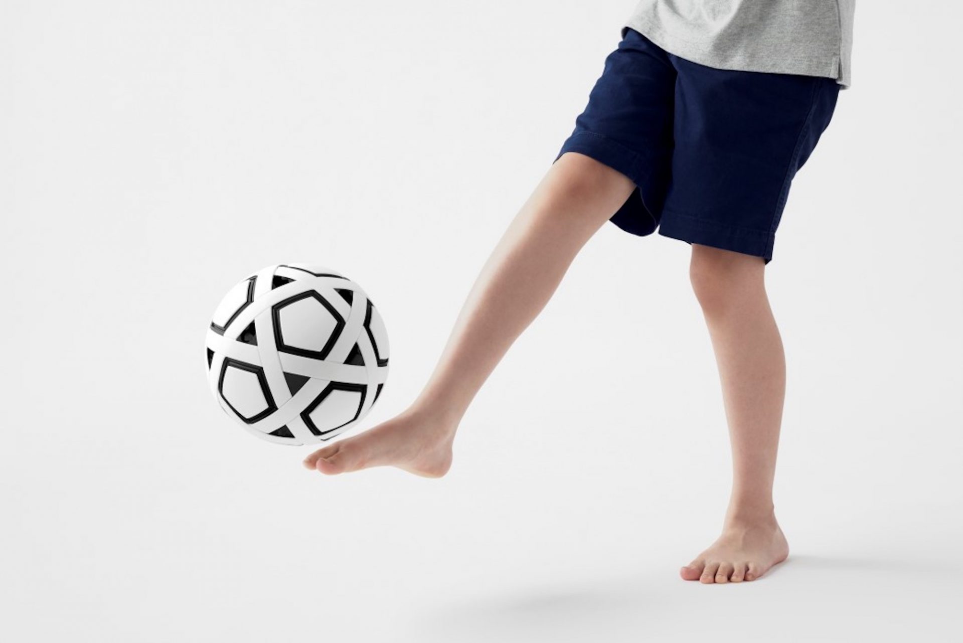 Un ballon de football sans air livré en kit et que vous devez monter vous-même