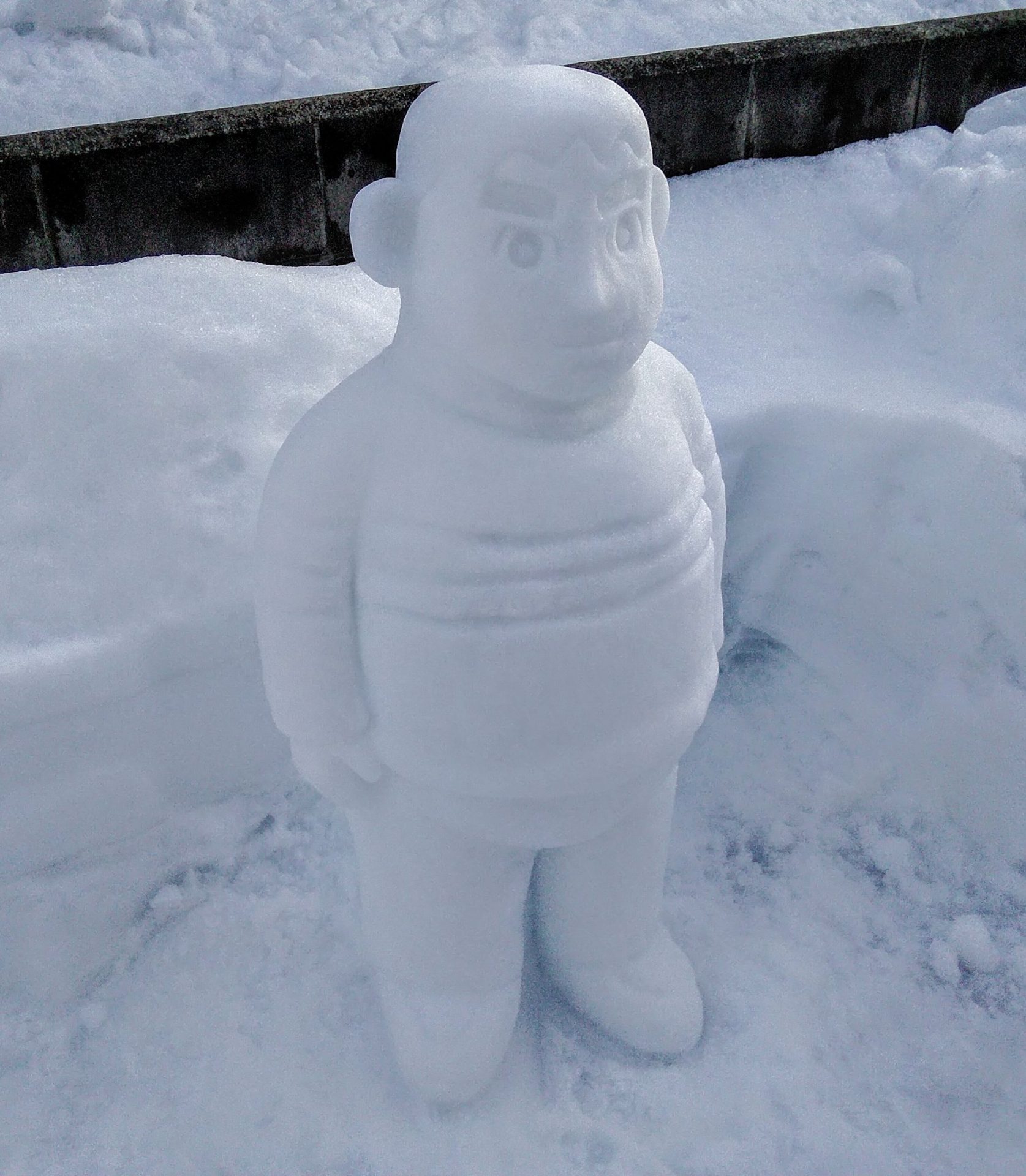 L'artiste japonais Yukidaruma Shokunin Toshinyan sculpte des personnages célèbres dans la neige