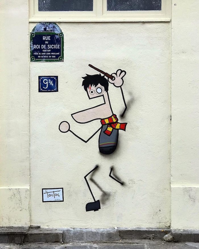 Toctoc : l'artiste au style iconique qui joue avec la pop culture sur les murs de Paris