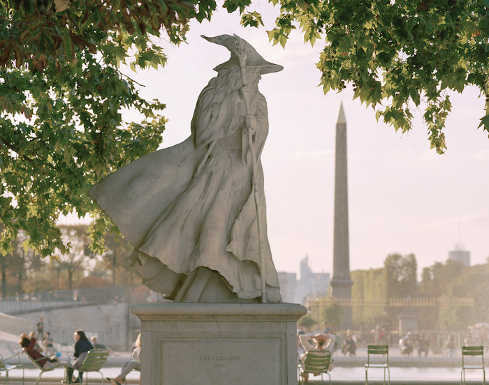 Paris : le photographe Benoit Lapray transforme les statues en personnages célèbres ! Par Maxime Delmas Capture-décran-2021-02-19-à-17.42.25