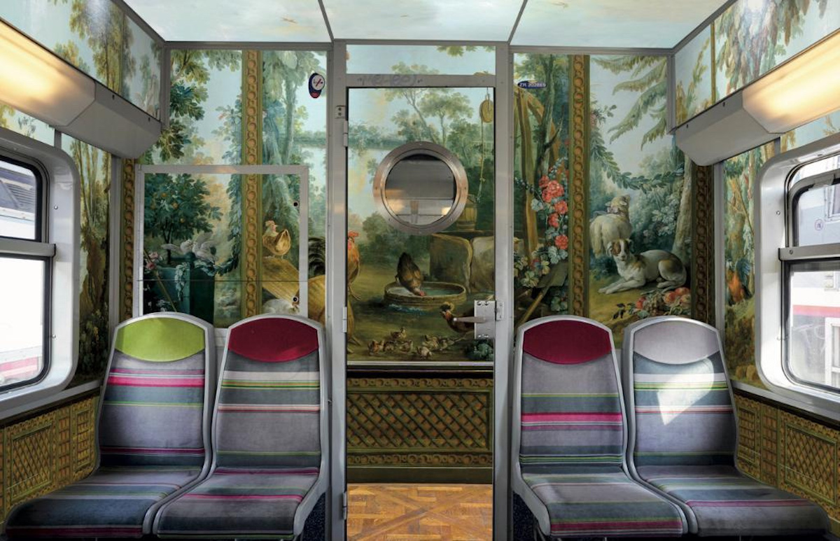 À Paris, la ligne C du RER est décorée avec des œuvres de musées parisiens