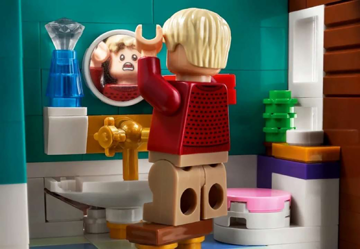 LEGO® sort une réplique de la maison de « Maman j'ai raté l'avion » remplie  de pièges ! - Paris Secret