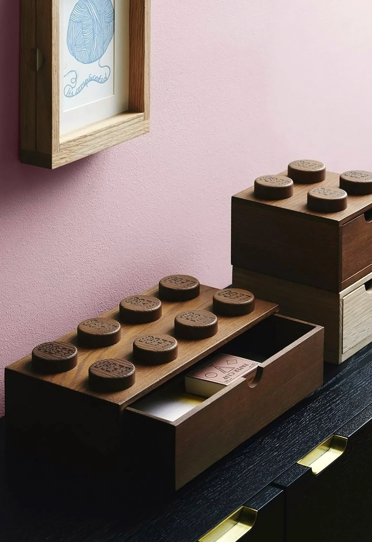 LEGO lance une gamme de petits meubles en bois qui s'imbriquent