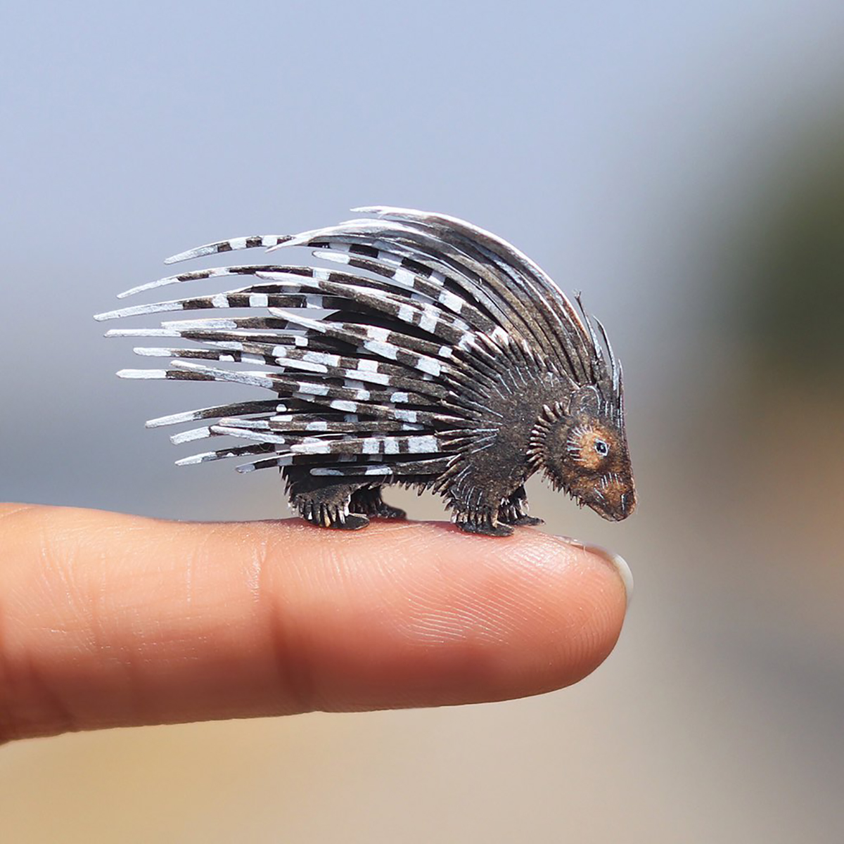Ces 2 artistes indiens créent 1 animal miniature par jour… depuis 1000 jours