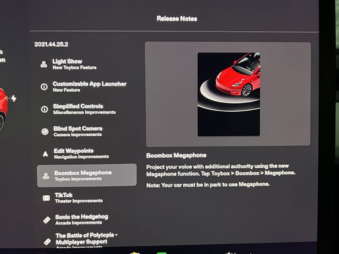 Cette fonctionnalité permet de transformer votre Tesla... en mégaphone