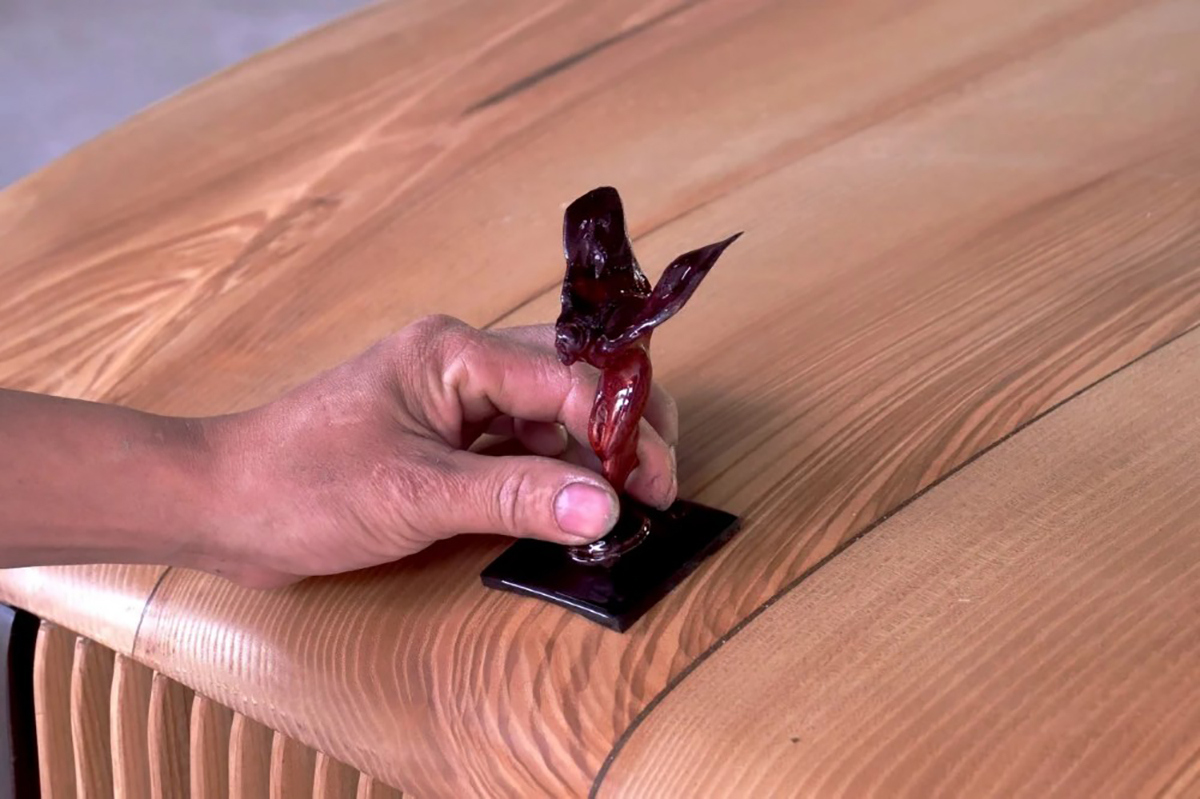 Pour son fils, ce papa créatif fabrique une Rolls-Royce en bois de ses mains ! (vidéo) Par Justine Mellado Replique-miniature-rolls-royce-7