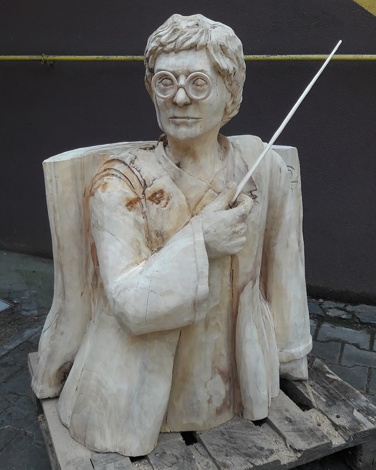 Les incroyables et délicates sculptures à la tronçonneuse de Gabi Rizea ! (vidéo sur Bidfoly.com) Par Justine Mellado Sculptures-tronconneuses-gabi-rizea-17