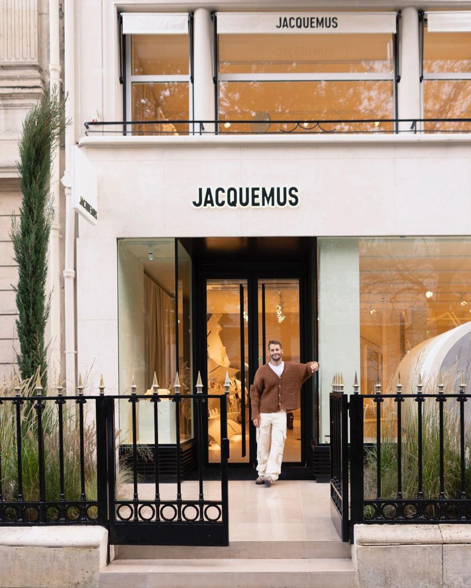 Simon Porte Jacquemus A Inauguré Sa Première Boutique à Paris