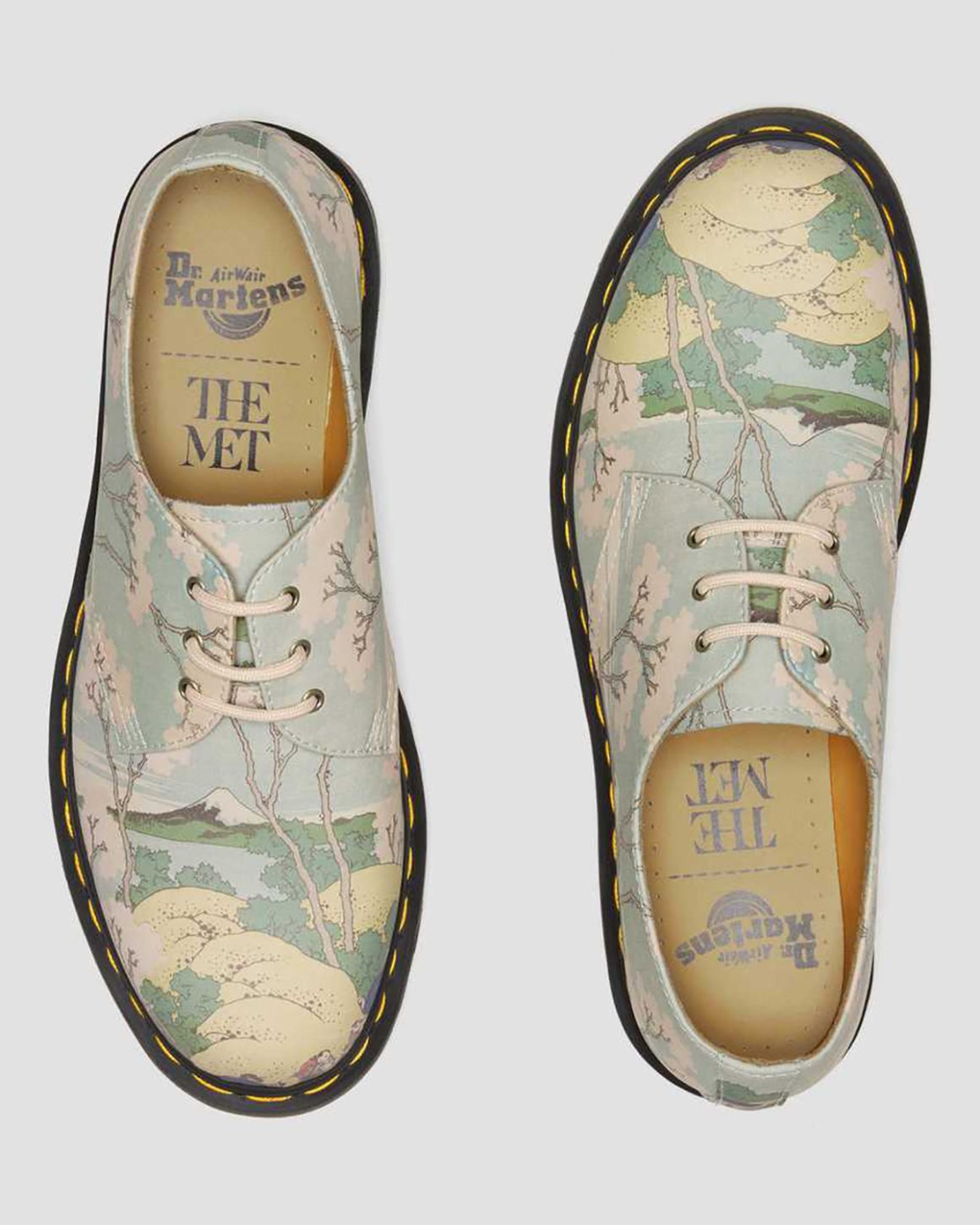 Dr. Martens dévoile une collection en l’honneur du peintre japonais Hokusai