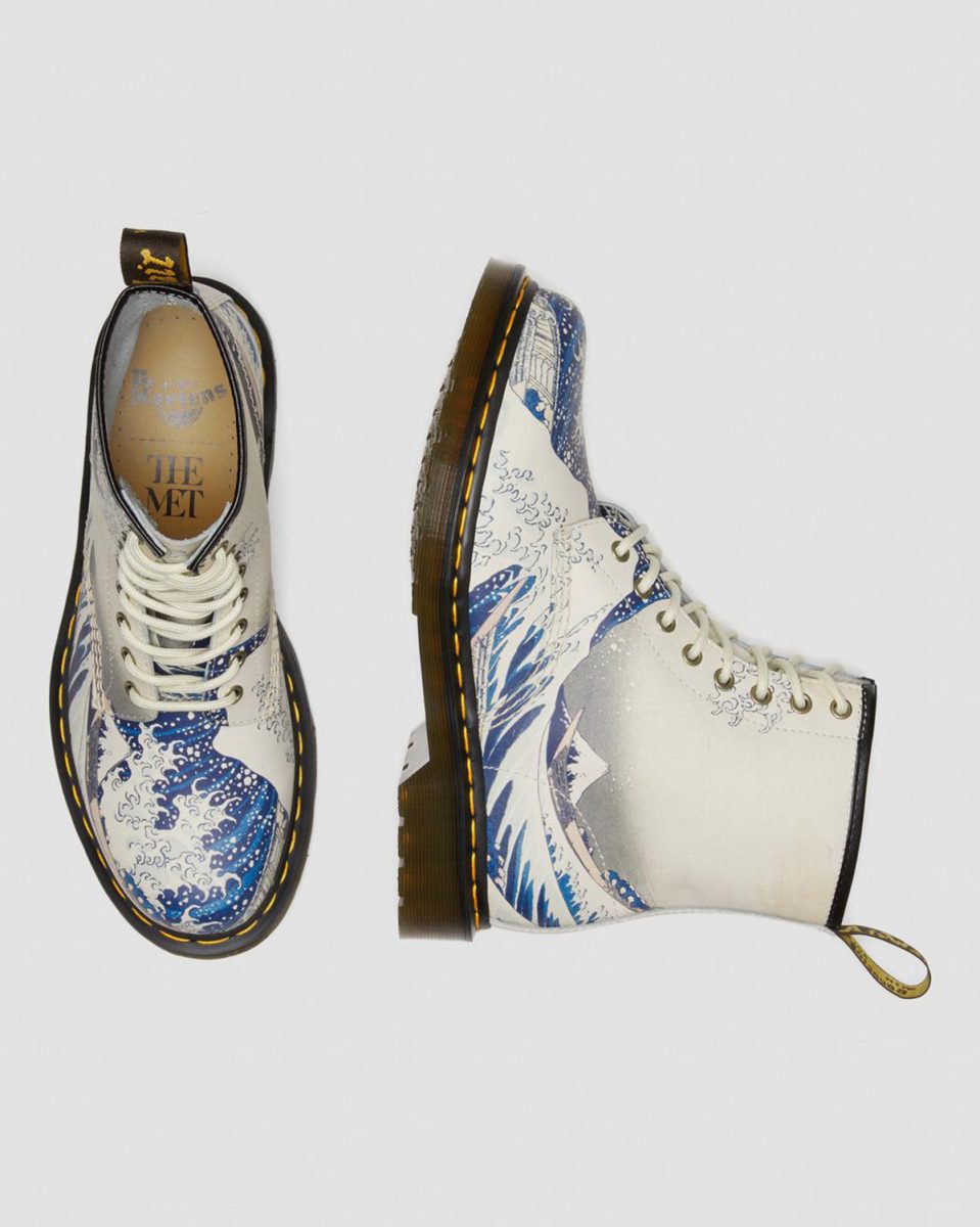 Dr. Martens dévoile une collection en l’honneur du peintre japonais Hokusai