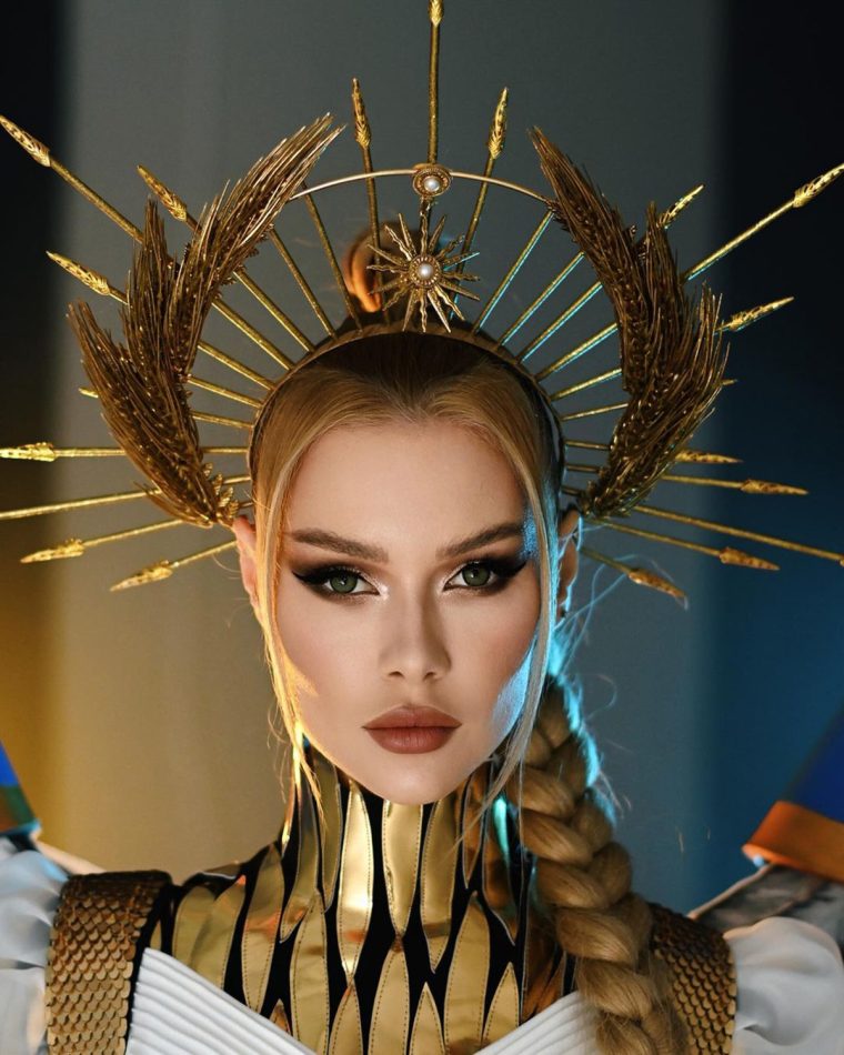 Pour Miss Univers 2023, Miss Ukraine dévoile un incroyable costume de