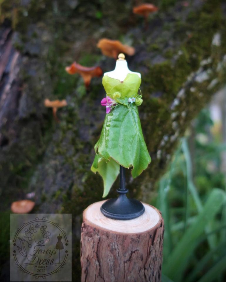 Cette créative confectionne d’adorables mini robes avec des pétales de ...