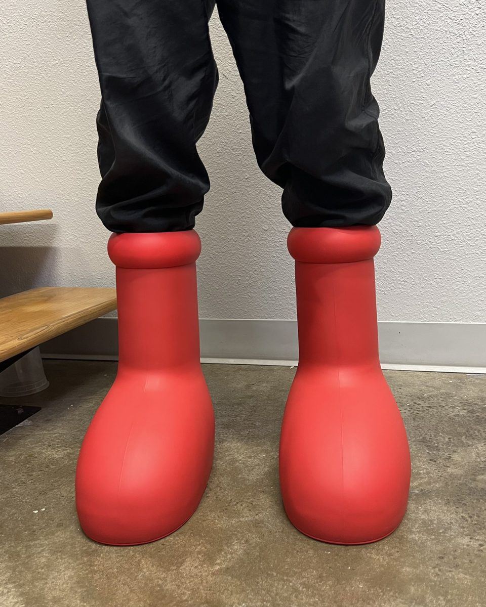 red nike boots