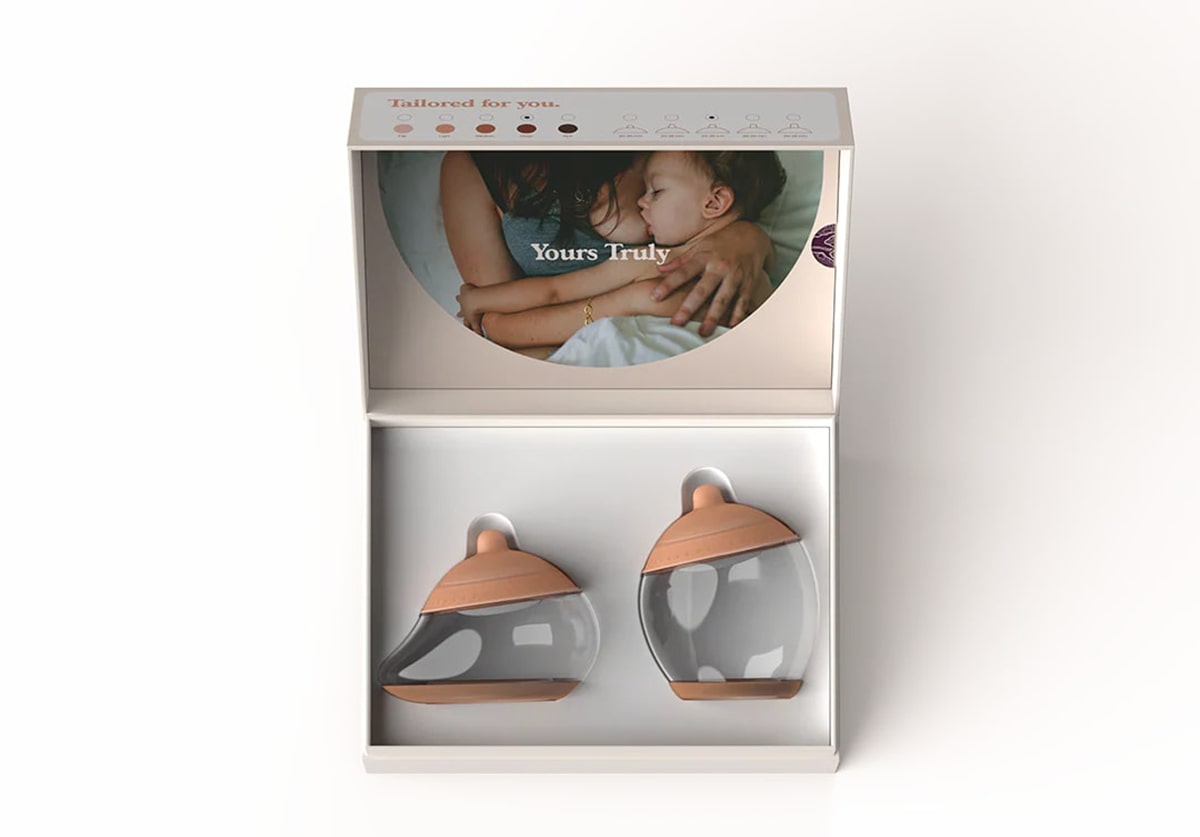Un biberon design en forme de sein pour imiter l'allaitement maternel