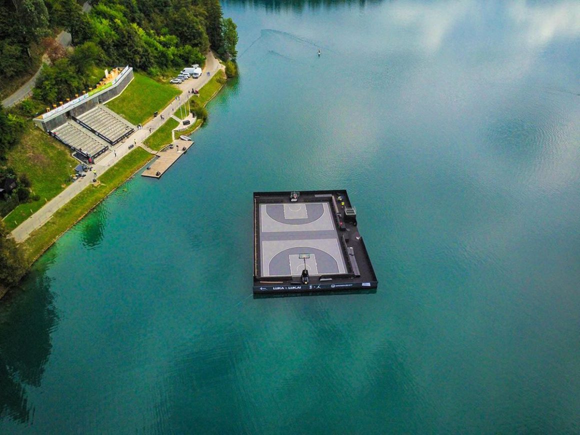 Nike Dévoile Un Terrain De Basket Flottant Sur Un Lac En Slovénie